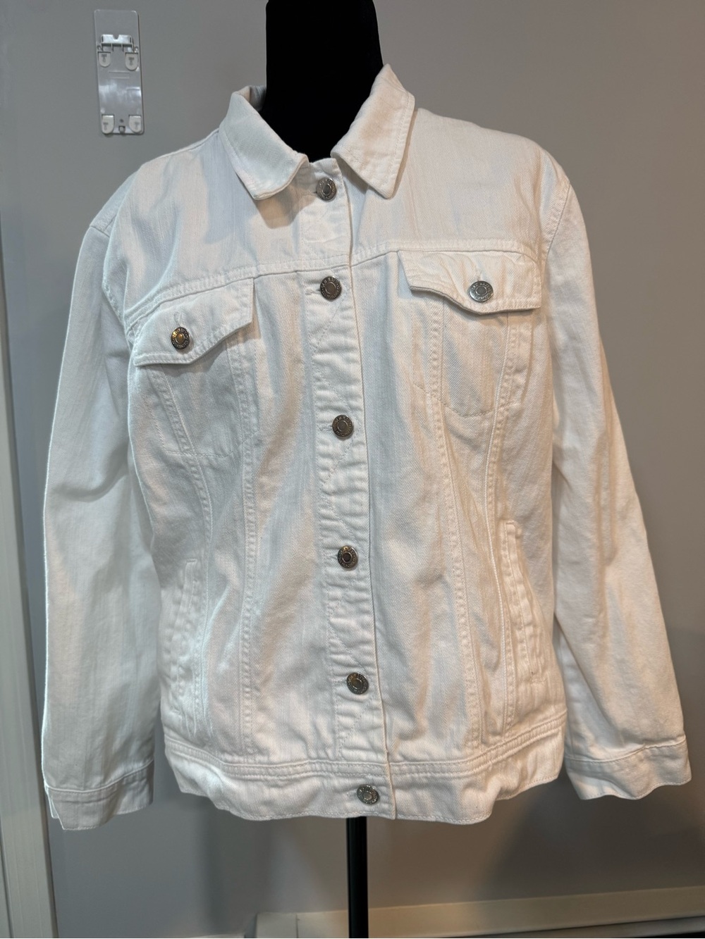 Old Navy XXL White Classic Denim Trucker Jacket 100% Cotton